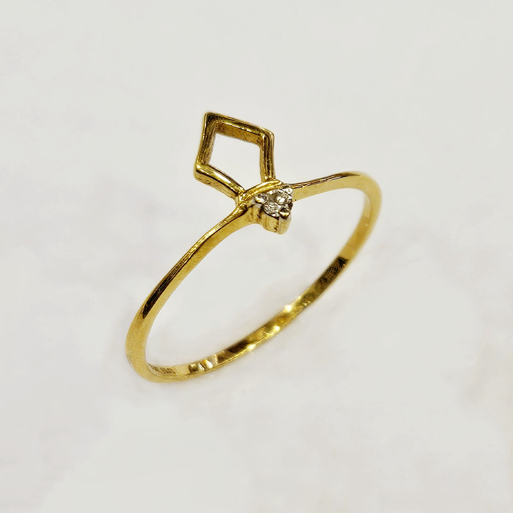 DIAMOND RING